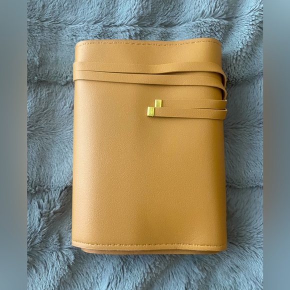 Glass Ladder & Co. Katherine Tech Organizer Roll - Picture 1 of 5